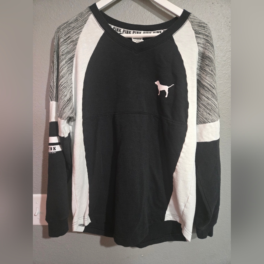 PINK Victoria's Secret Black and White Long Sleeve Tee Size Small